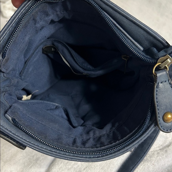 Black Rivet Navy Leather Crossbody Bag - Picture 5 of 6